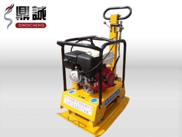 點(diǎn)擊查看詳細(xì)信息<br>標(biāo)題：雙向振動(dòng)平板夯 閱讀次數(shù)：13881