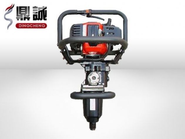 點擊查看詳細信息<br>標題：便攜式內(nèi)燃扳手 閱讀次數(shù)：4693